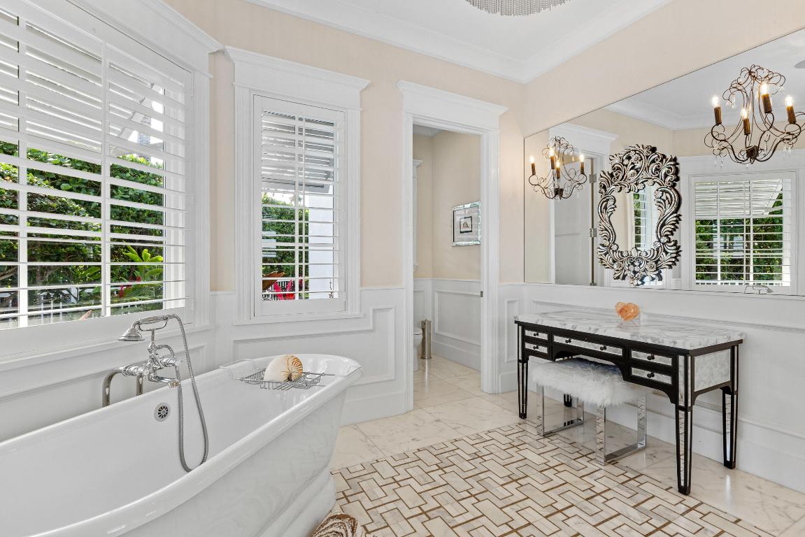 1030 Pine Point Road