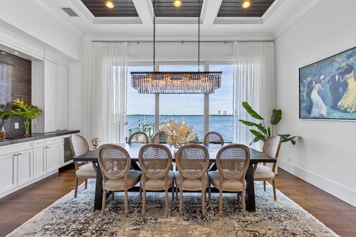 1030 Pine Point Road