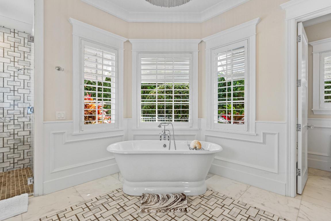 1030 Pine Point Road