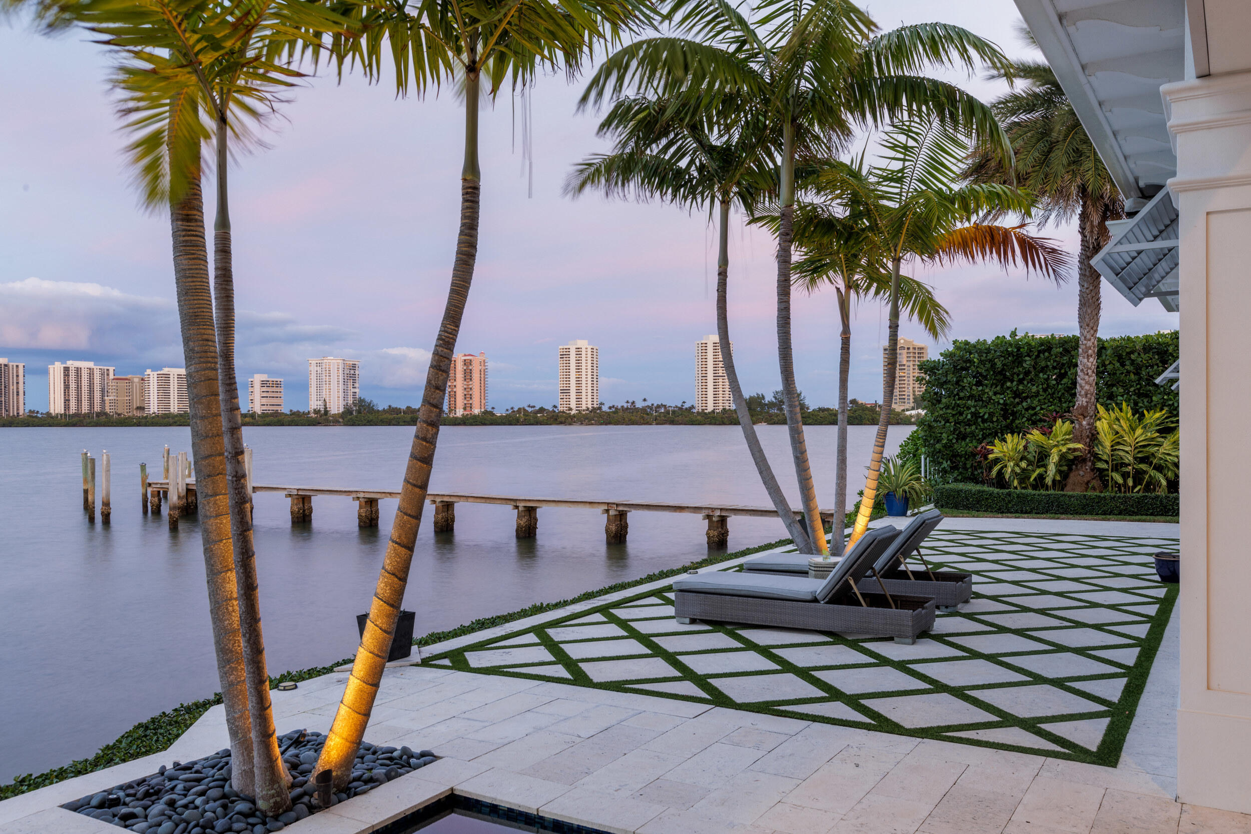 1030 Pine Point Road