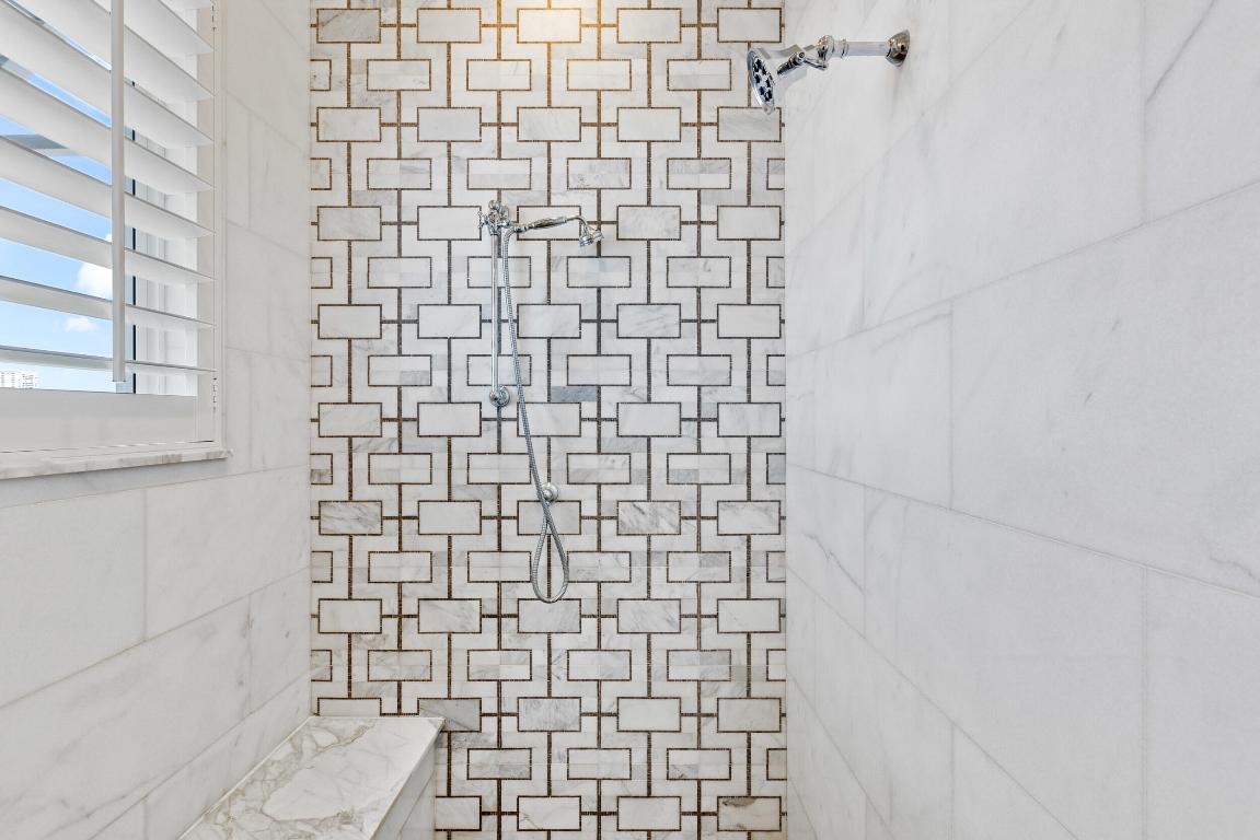 1030 Pine Point Road