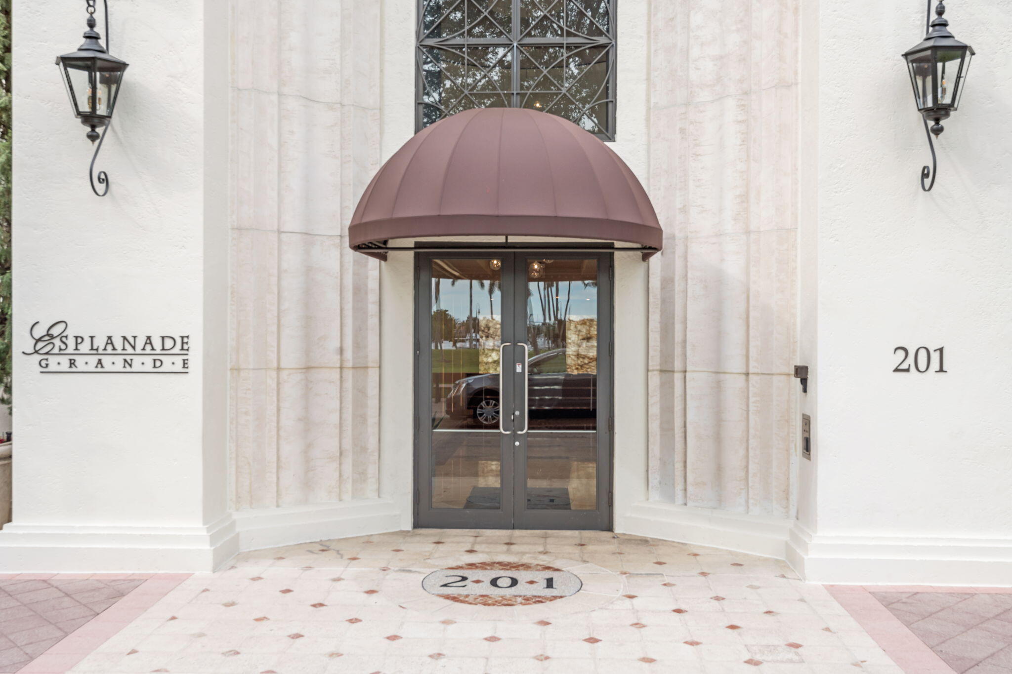 201 S Narcissus Avenue 605