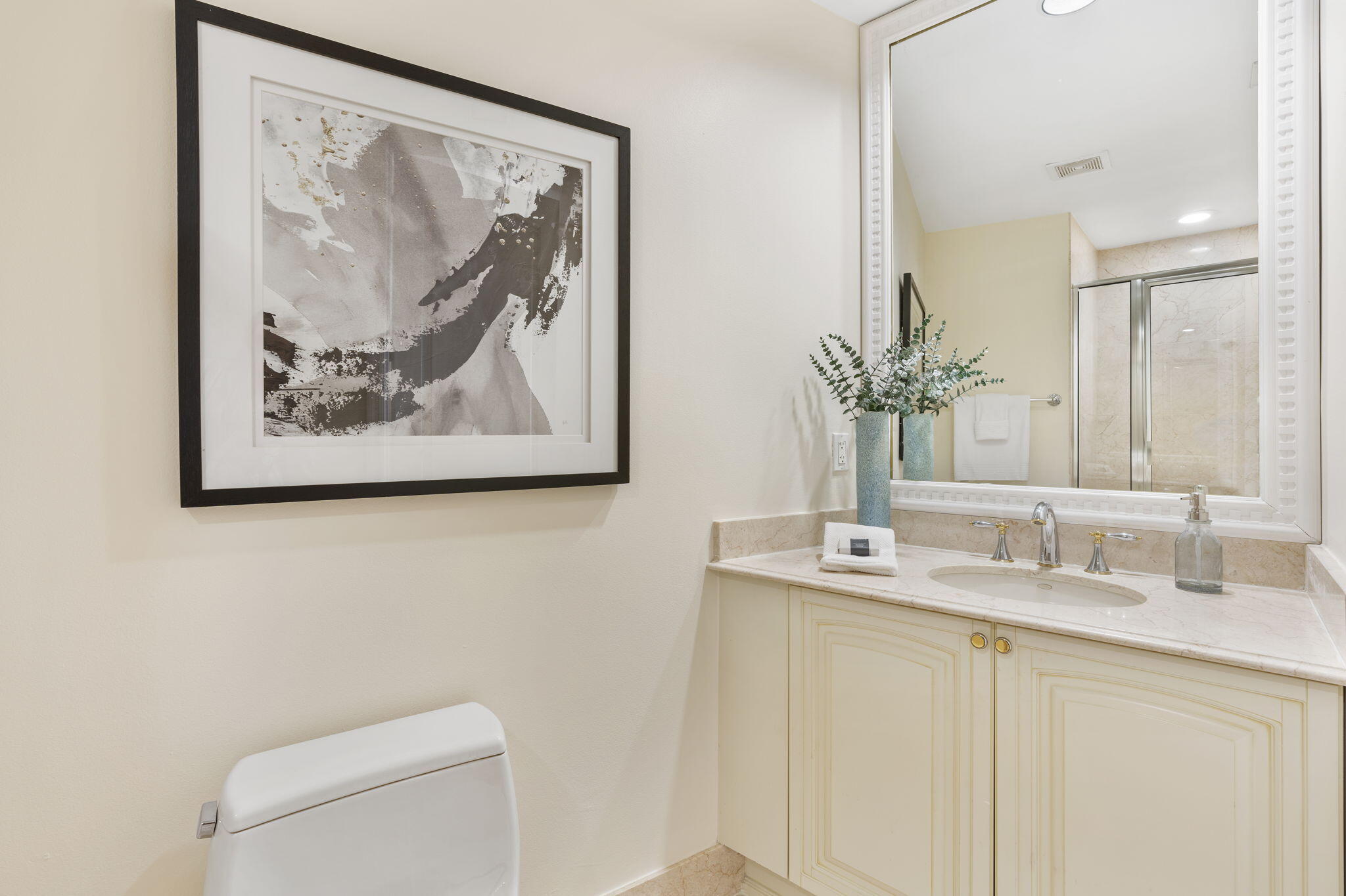 201 S Narcissus Avenue 605