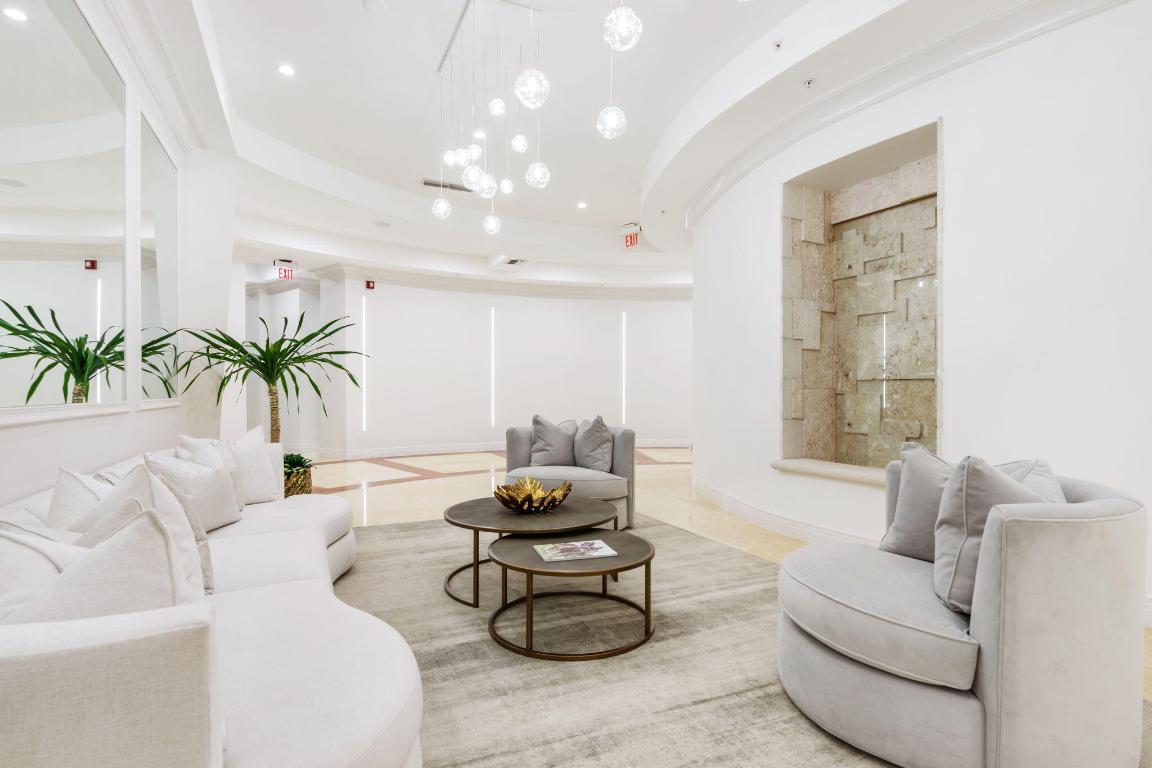 201 S Narcissus Avenue 605