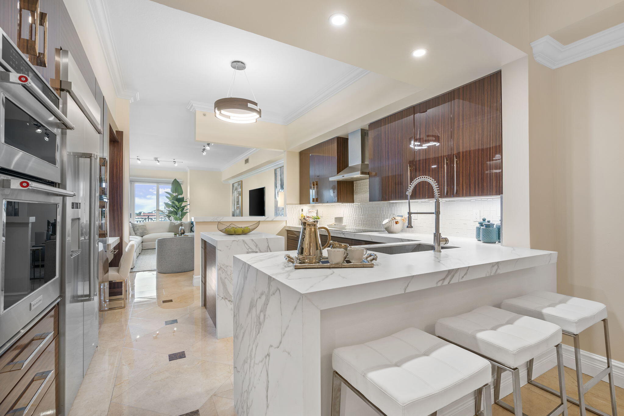 201 S Narcissus Avenue 605