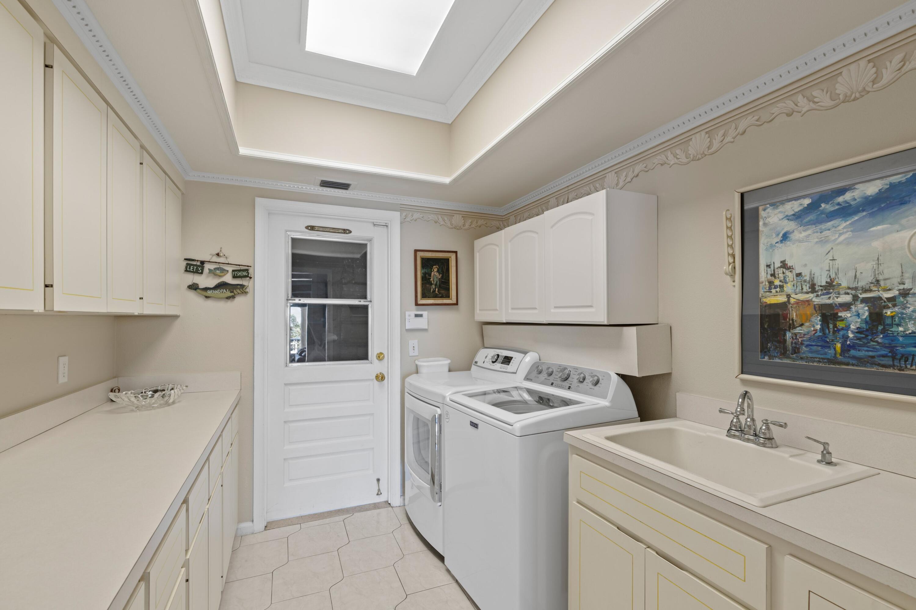 1010 Pine Point Road