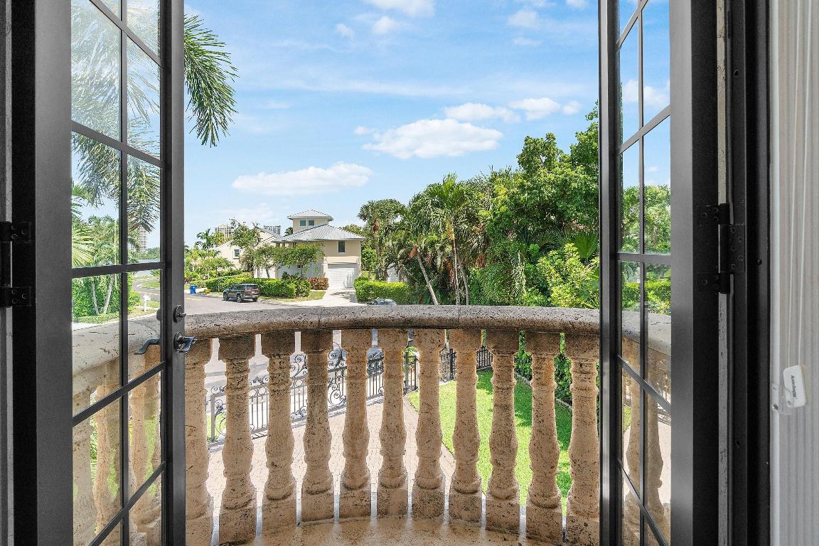 1010 Pine Point Road