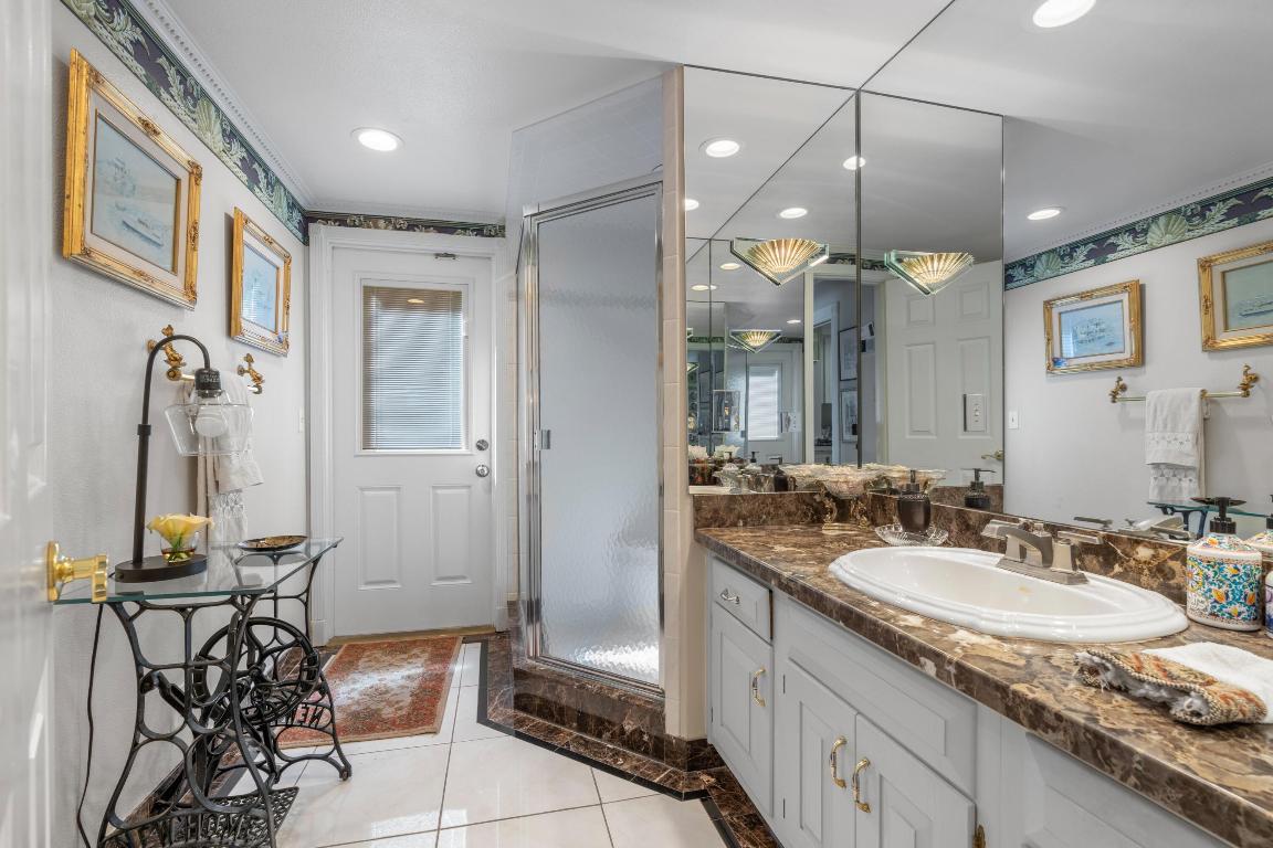 1010 Pine Point Road