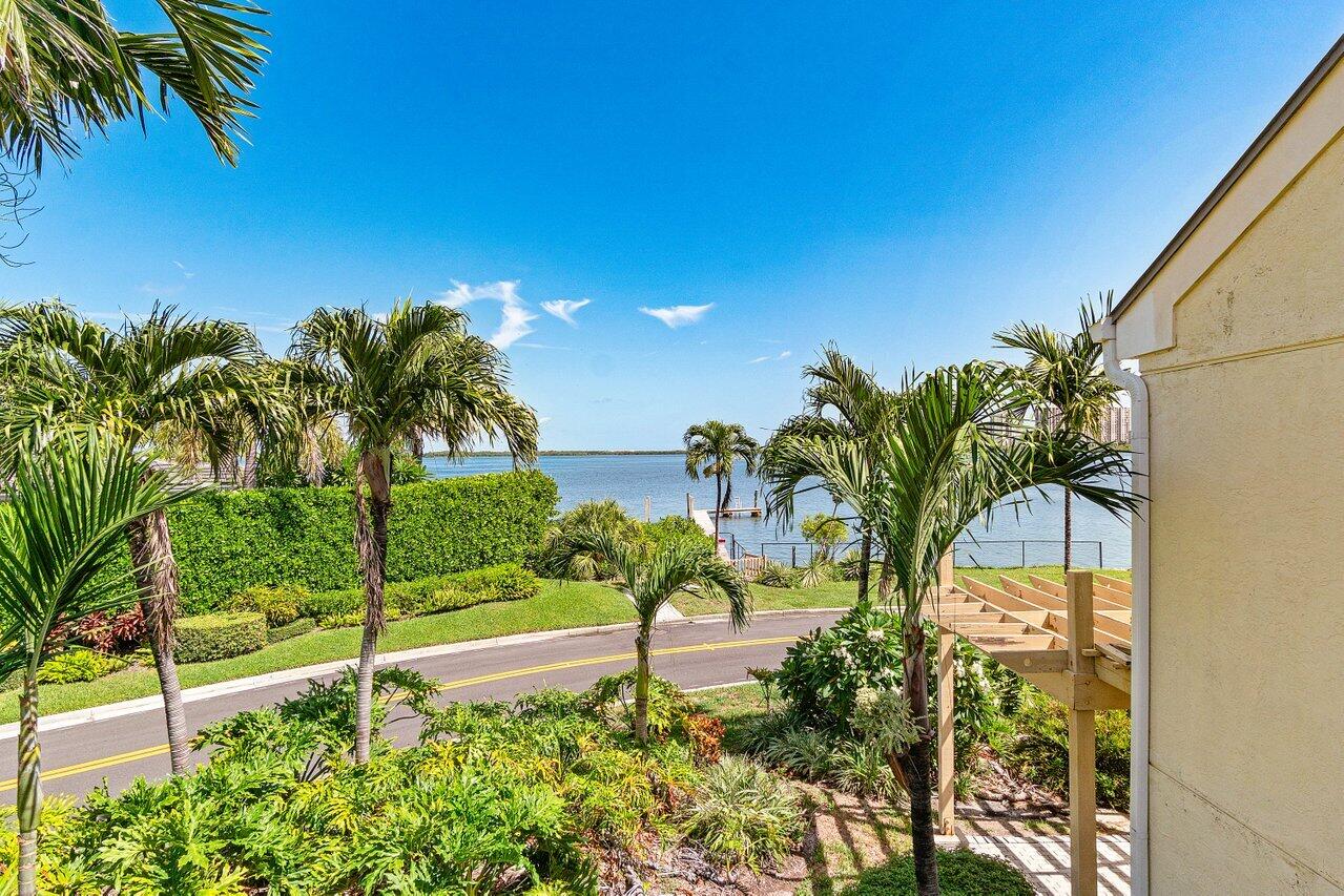 1031 Pine Point Road