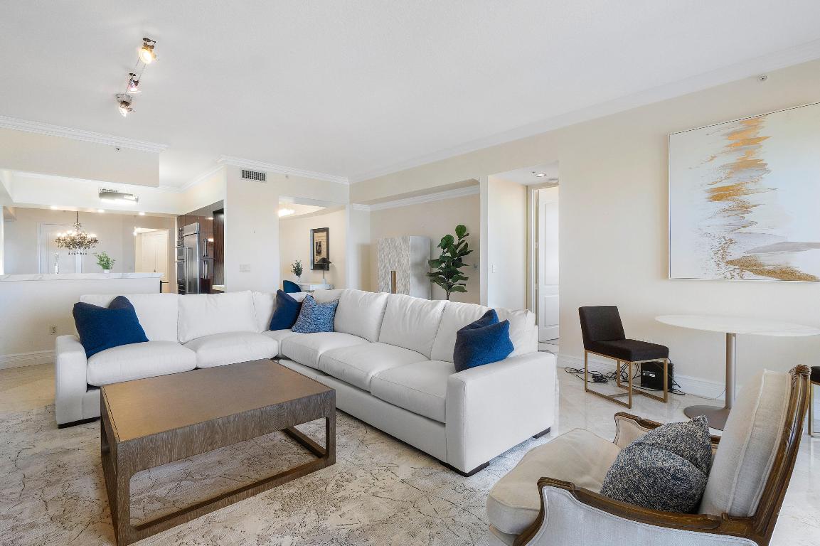 201 S Narcissus Avenue 605