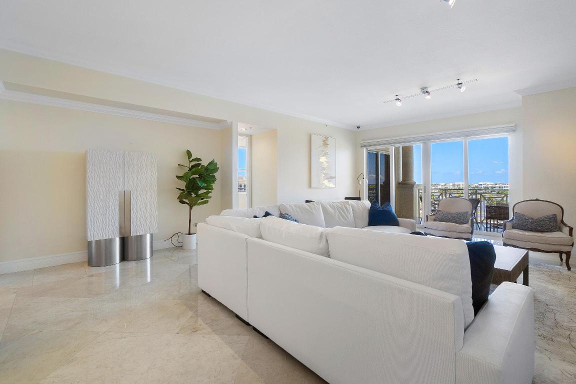 201 S Narcissus Avenue 605