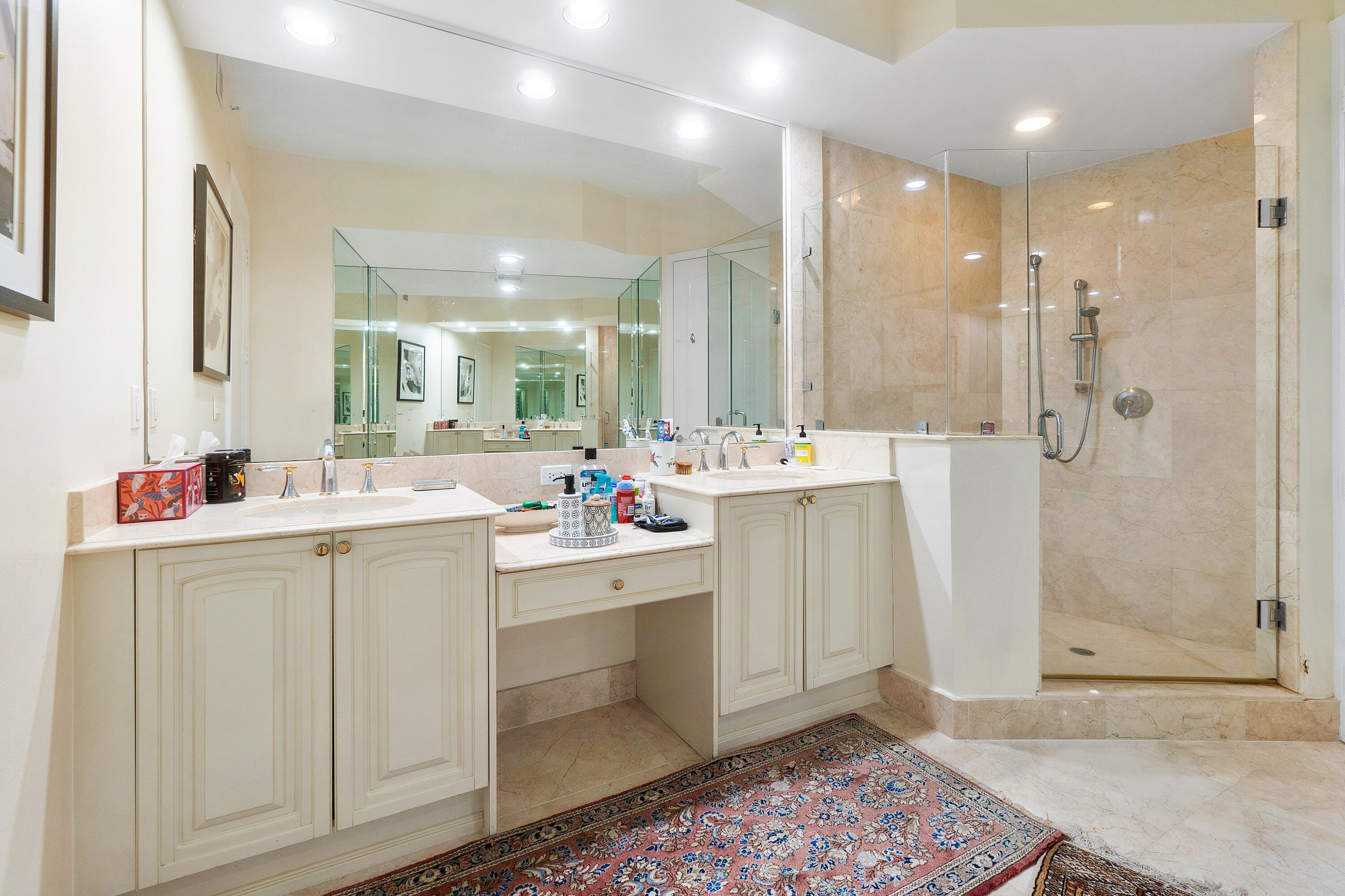 201 S Narcissus Avenue 605