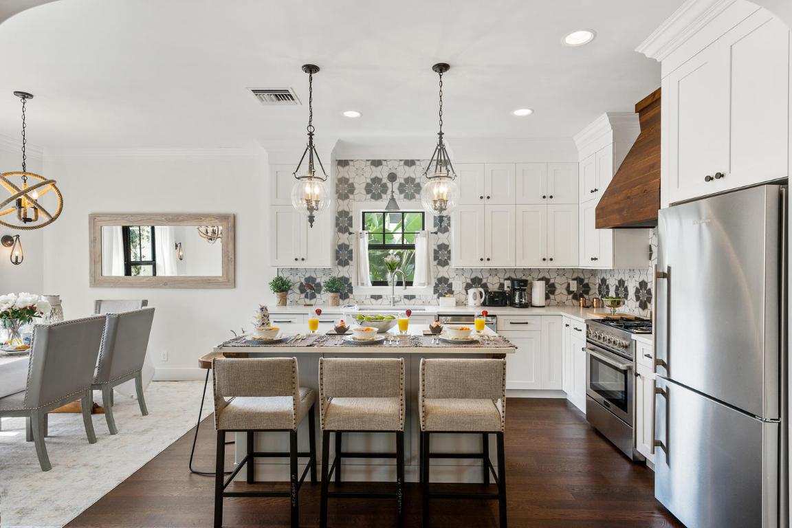 3505 Poinsettia Avenue