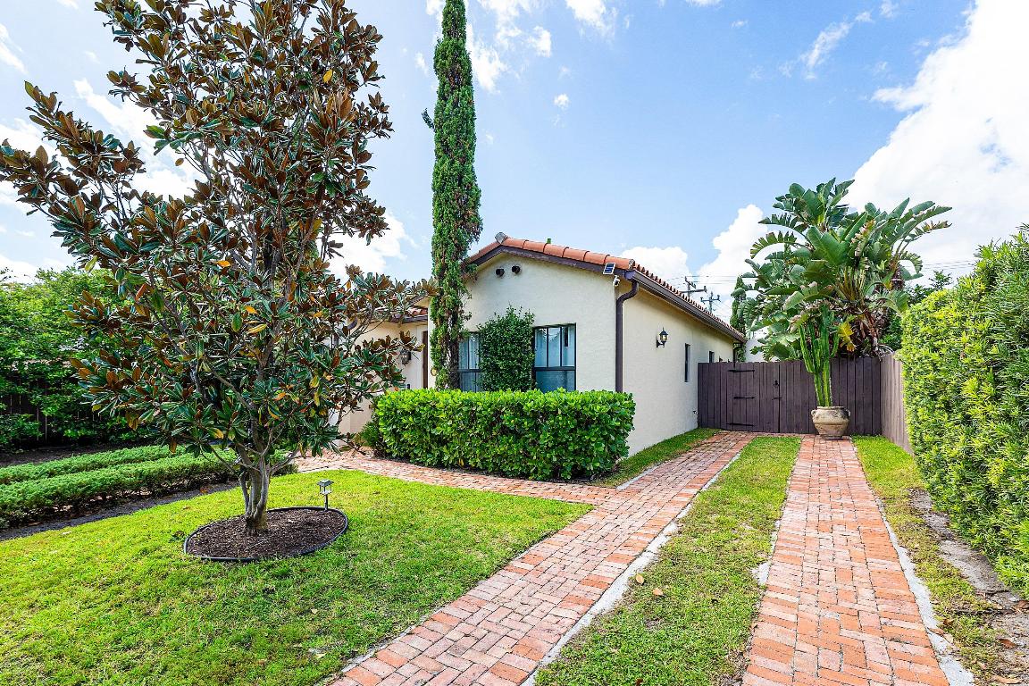 3505 Poinsettia Avenue