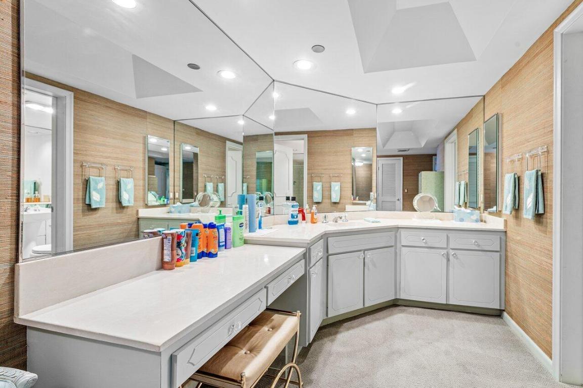 2660 S Ocean Boulevard 703s, Palm Beach Unit: 703s