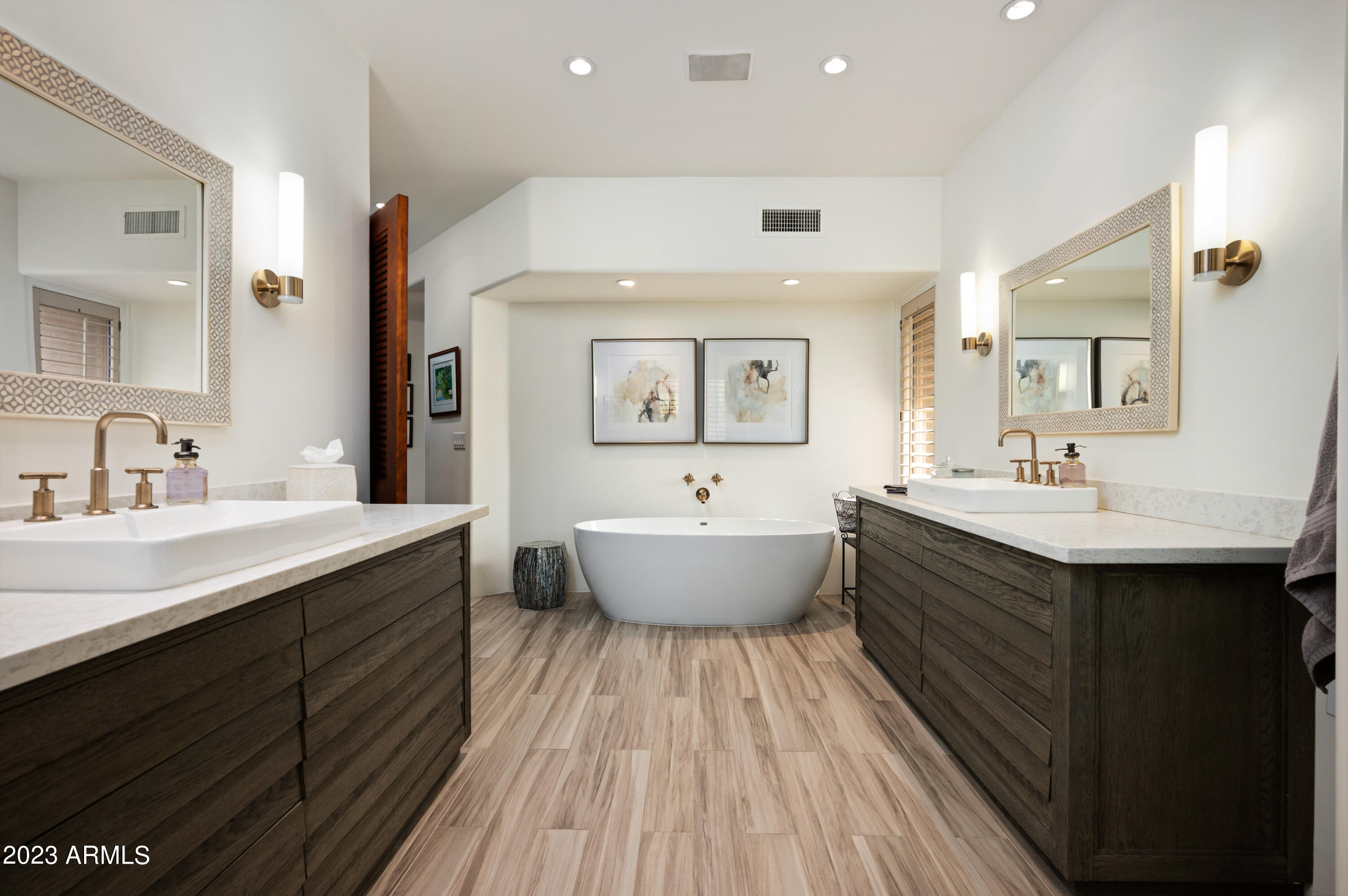 10641 E TAMARISK Way