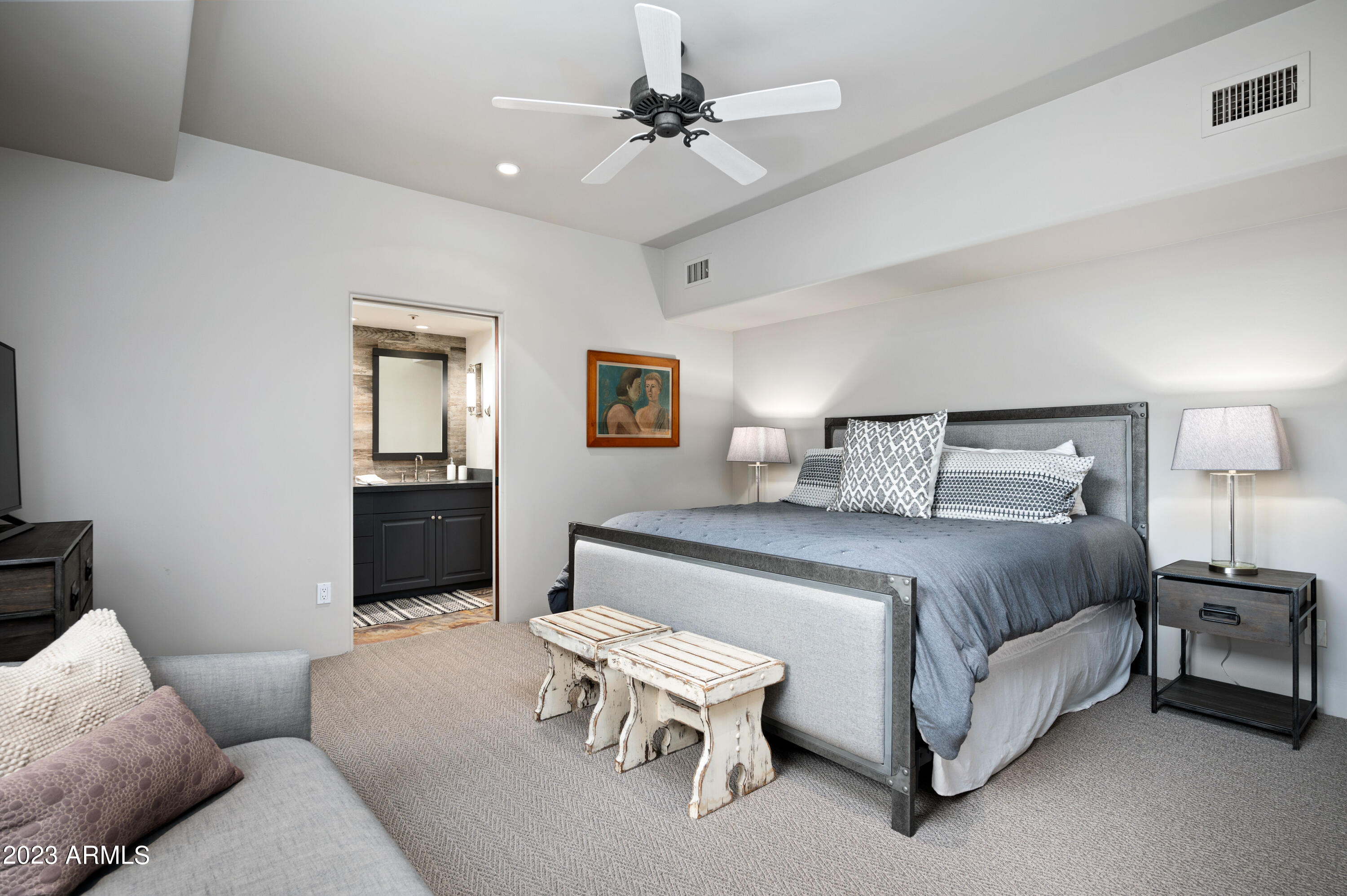 10641 E TAMARISK Way