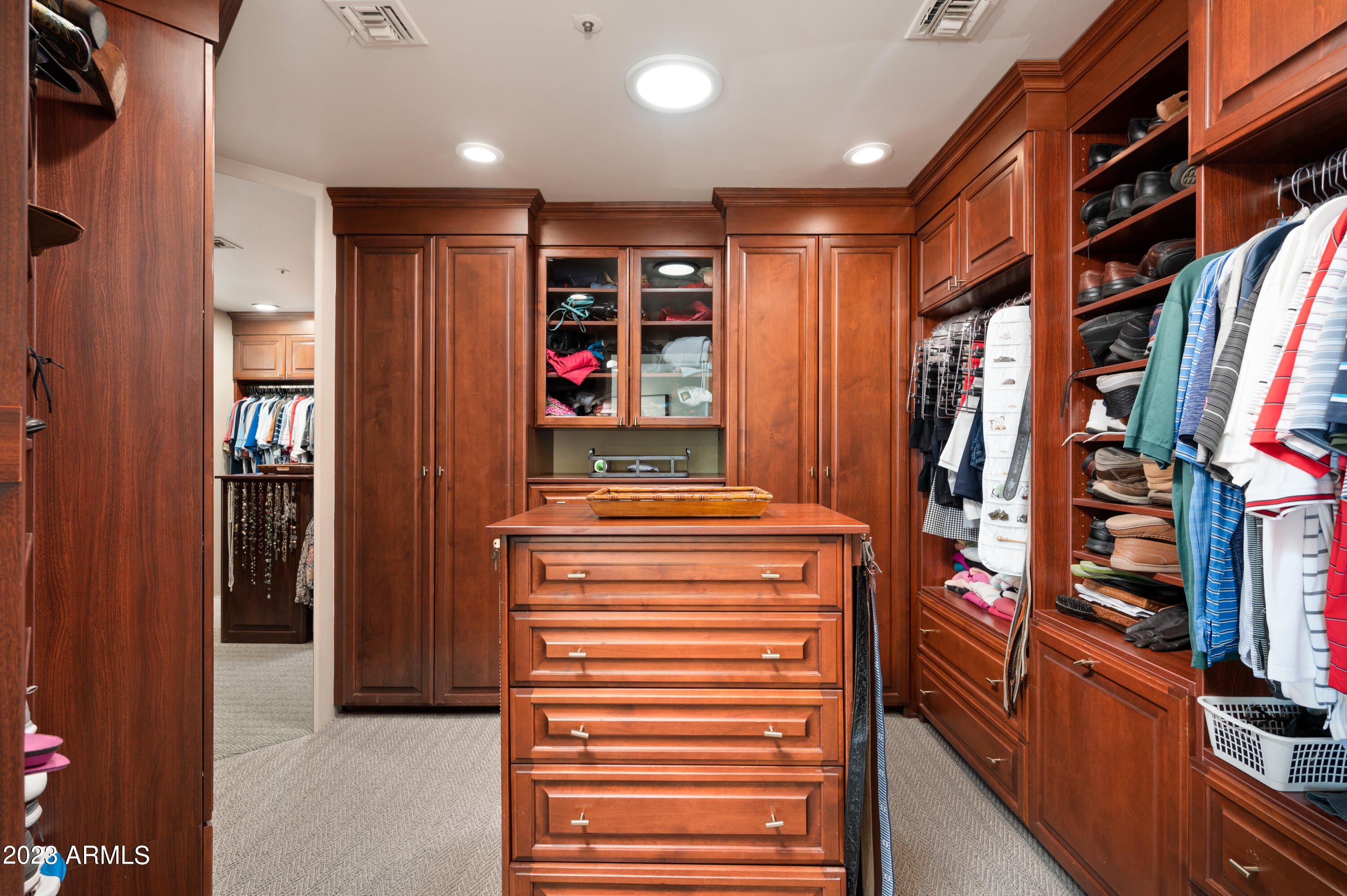 10641 E TAMARISK Way