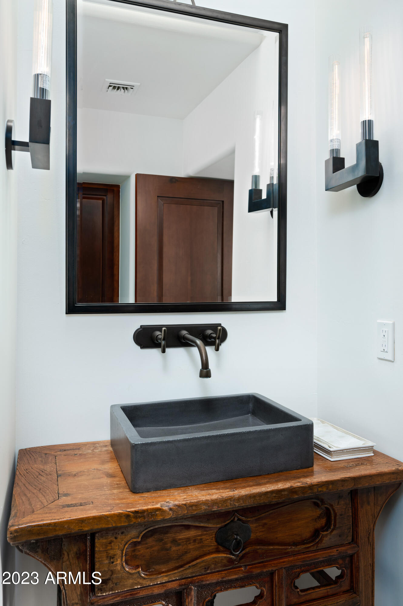 10641 E TAMARISK Way