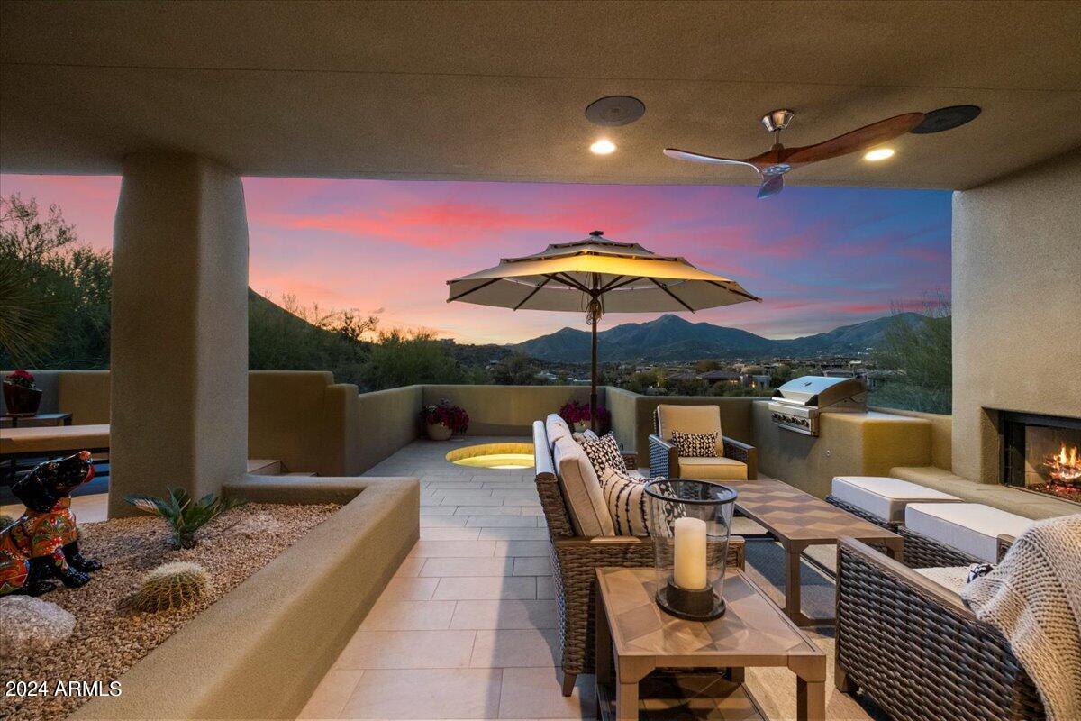 10015 E Graythron Drive