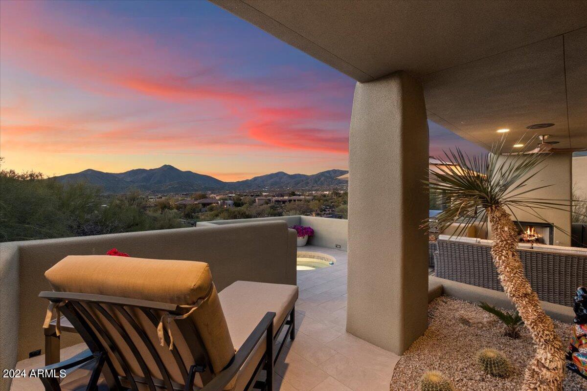 10015 E Graythron Drive