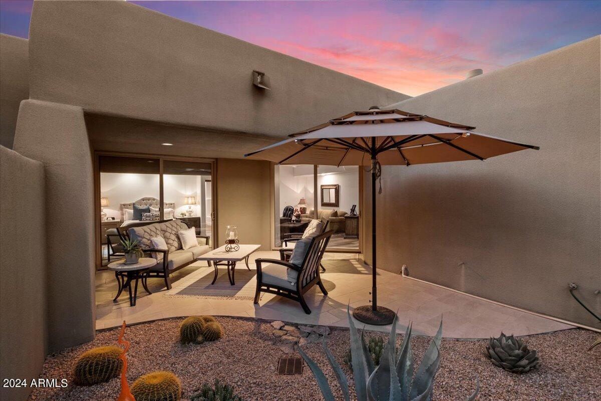 10015 E Graythron Drive