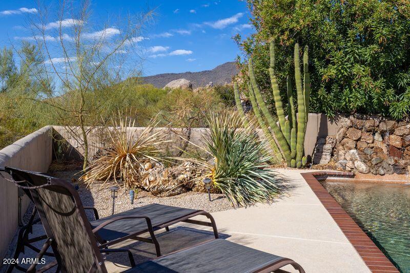 9177 E Sunflower Court