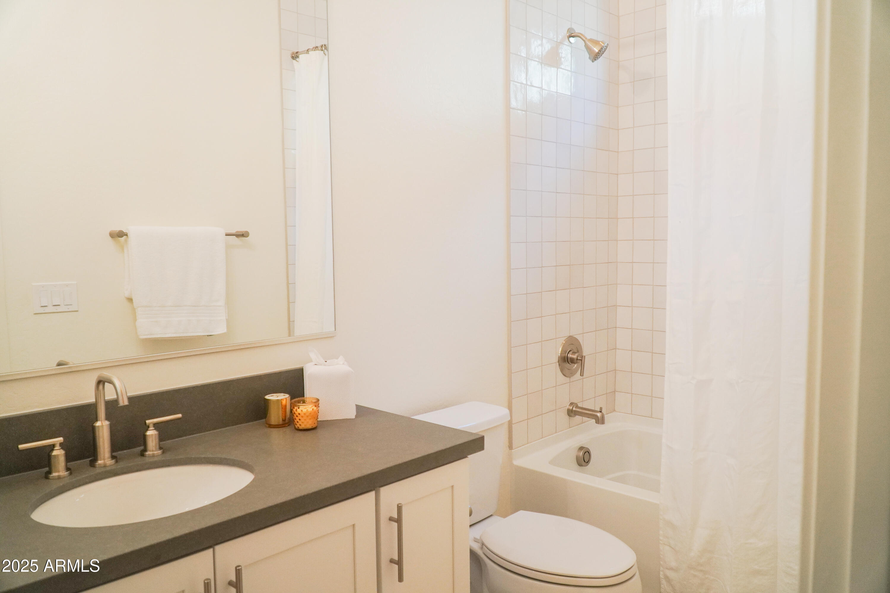 38500 N School House Road, 40