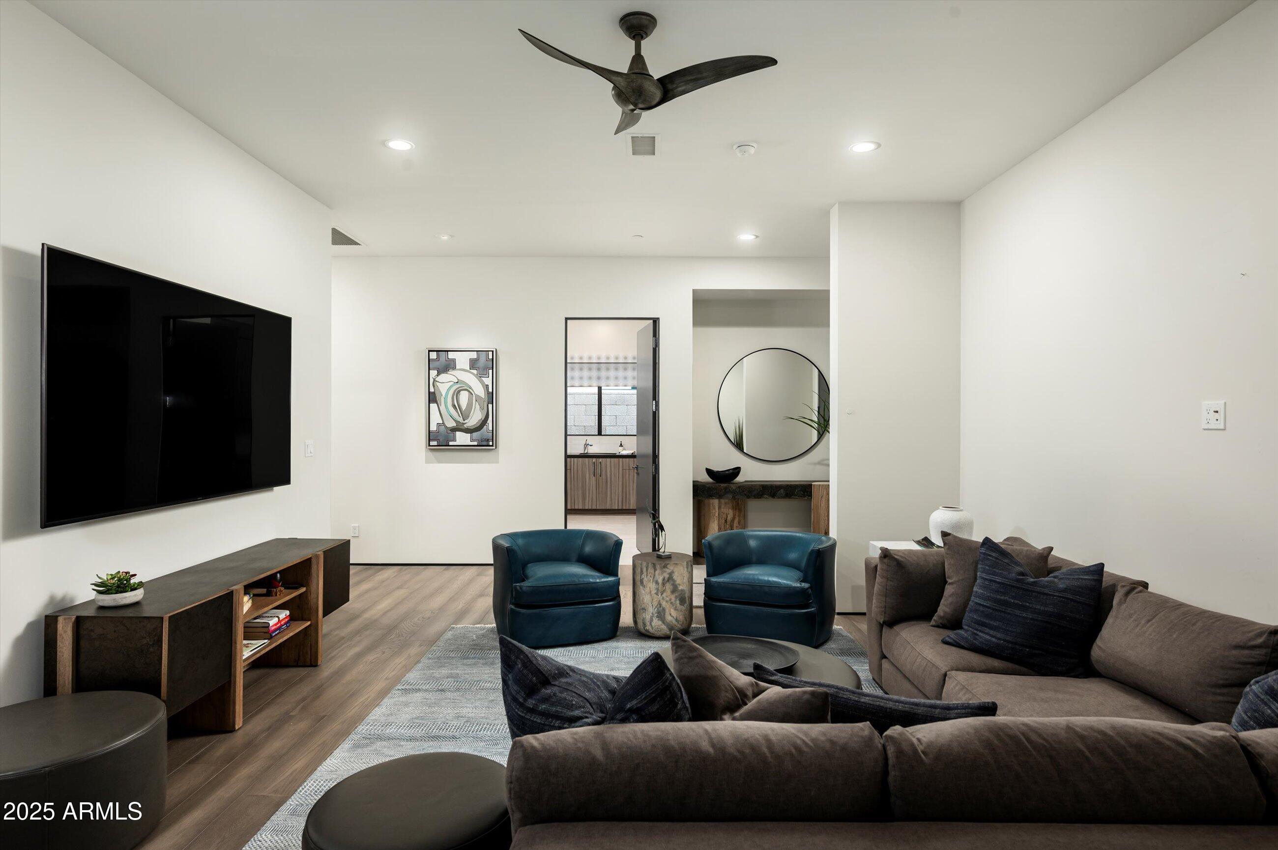 37200 N CAVE CREEK Road, 1009