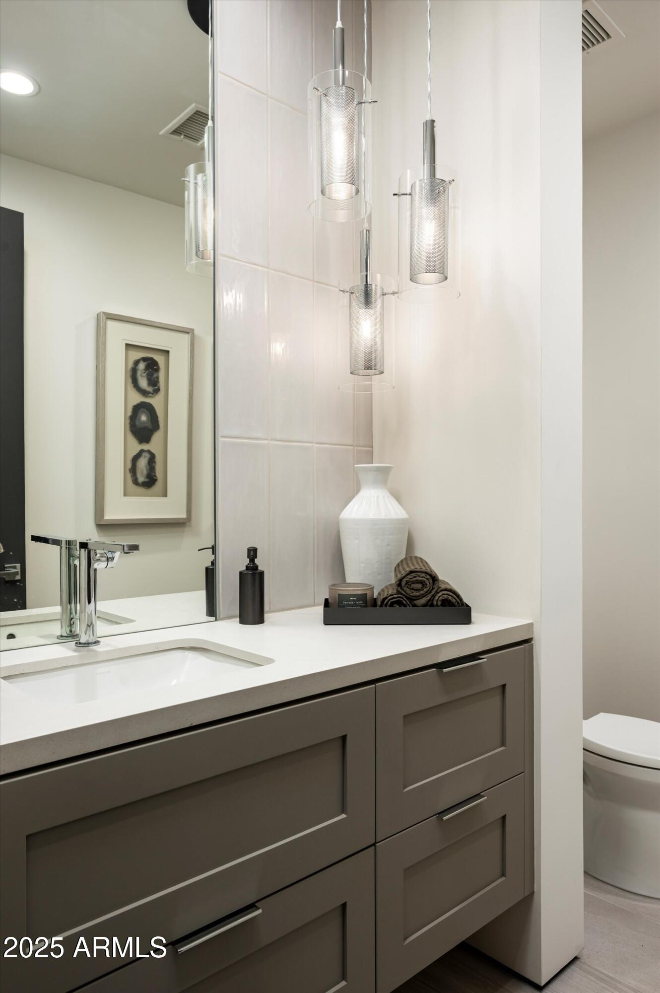 37200 N CAVE CREEK Road, 1009