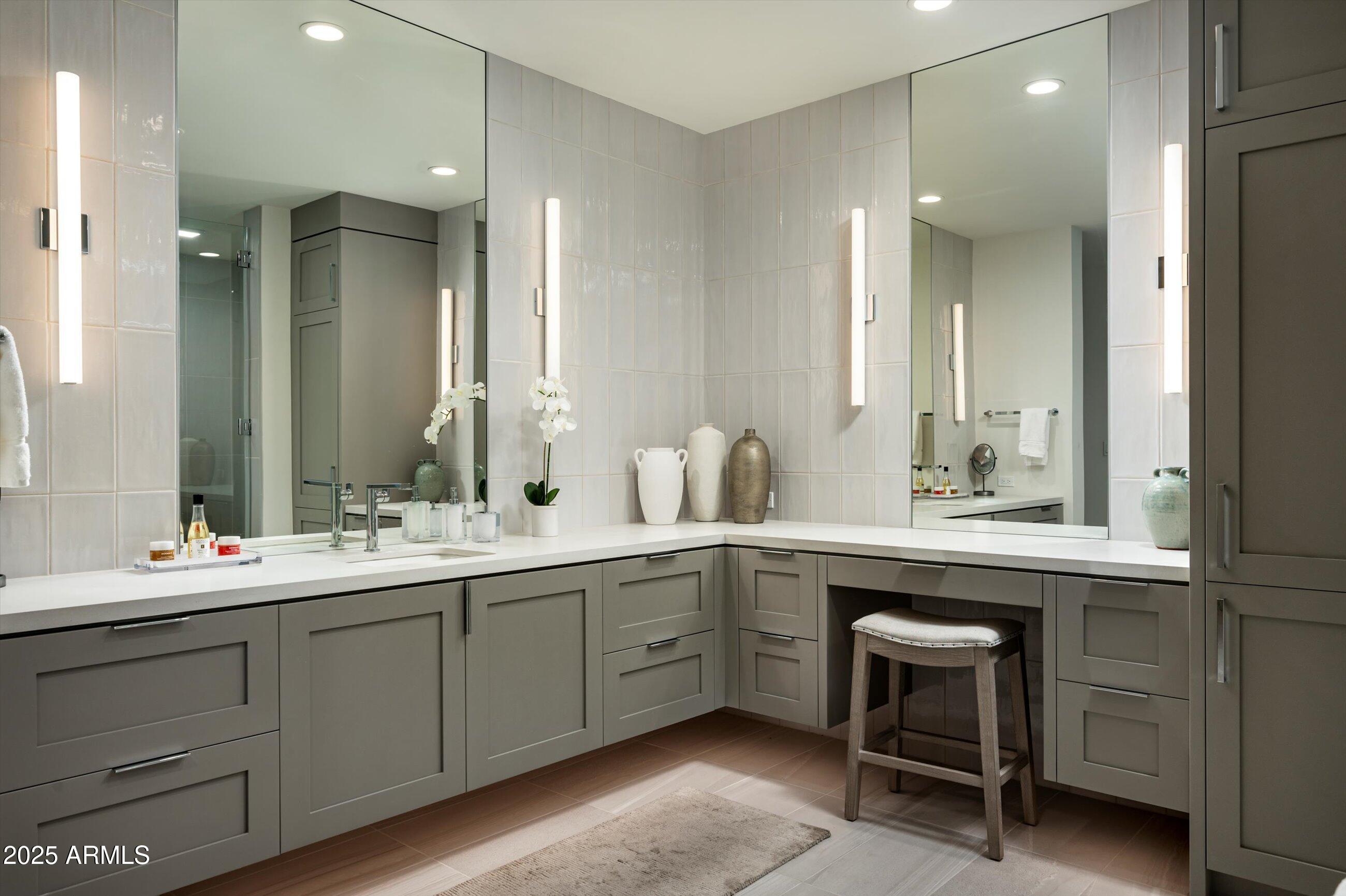 37200 N CAVE CREEK Road, 1009