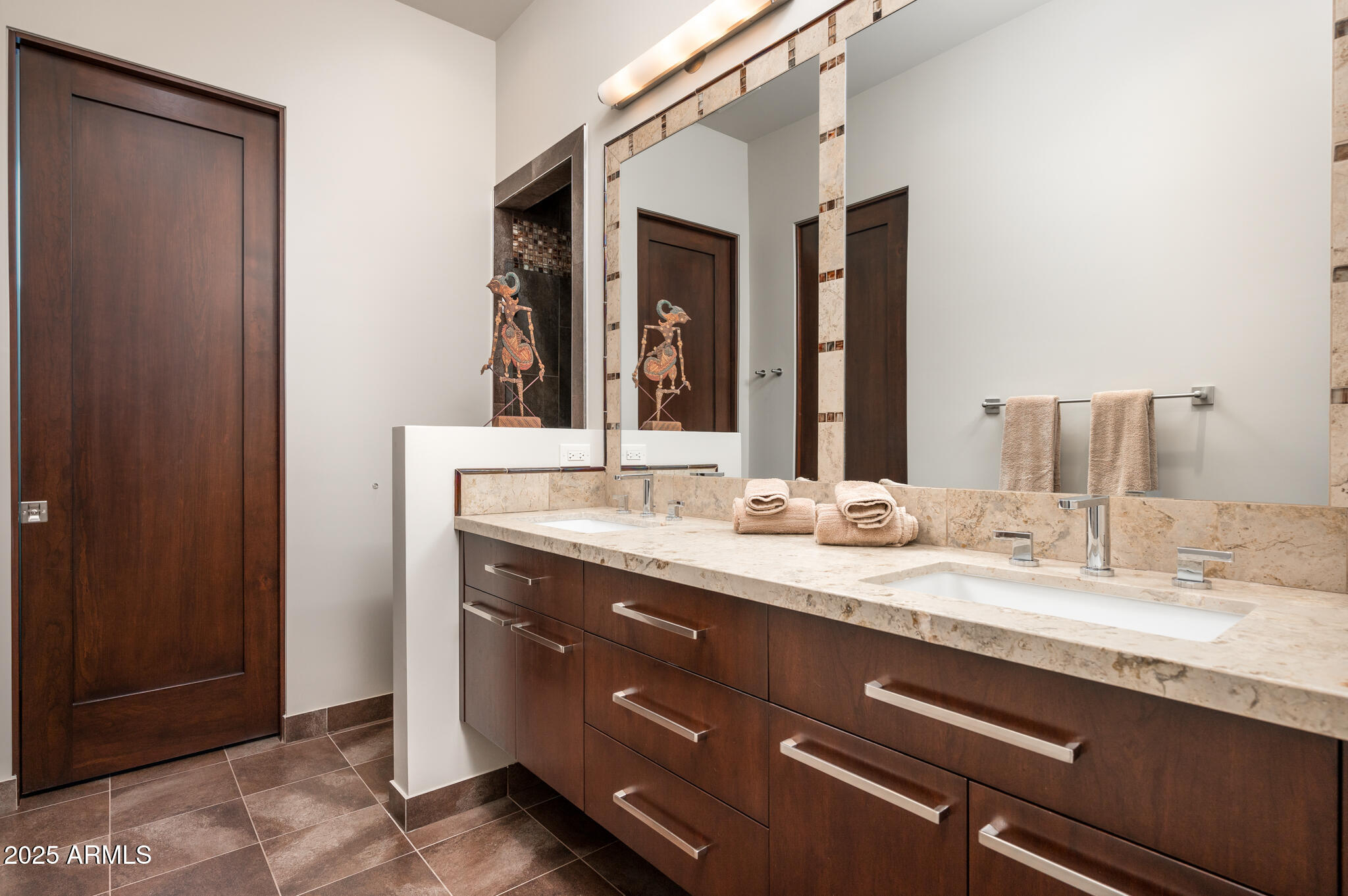 9422 E RISING SUN Drive E