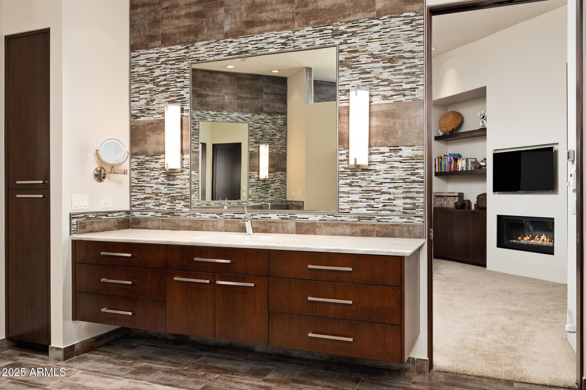 9422 E RISING SUN Drive E