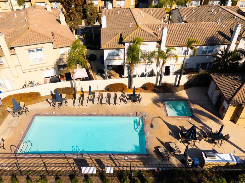 6349 Avenida de las Vistas 1