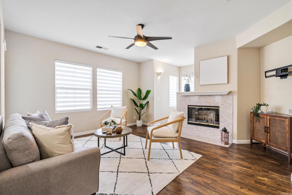 6349 Avenida de las Vistas 1