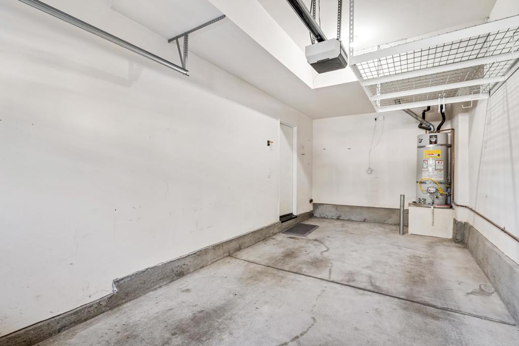 6349 Avenida de las Vistas 1