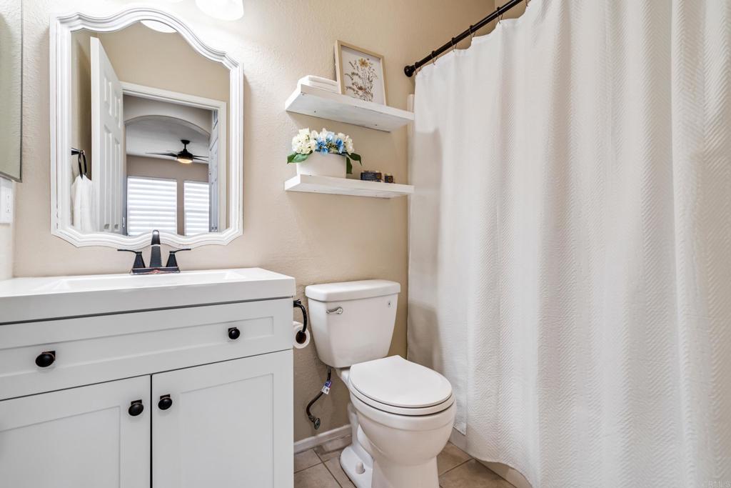 6349 Avenida de las Vistas 1