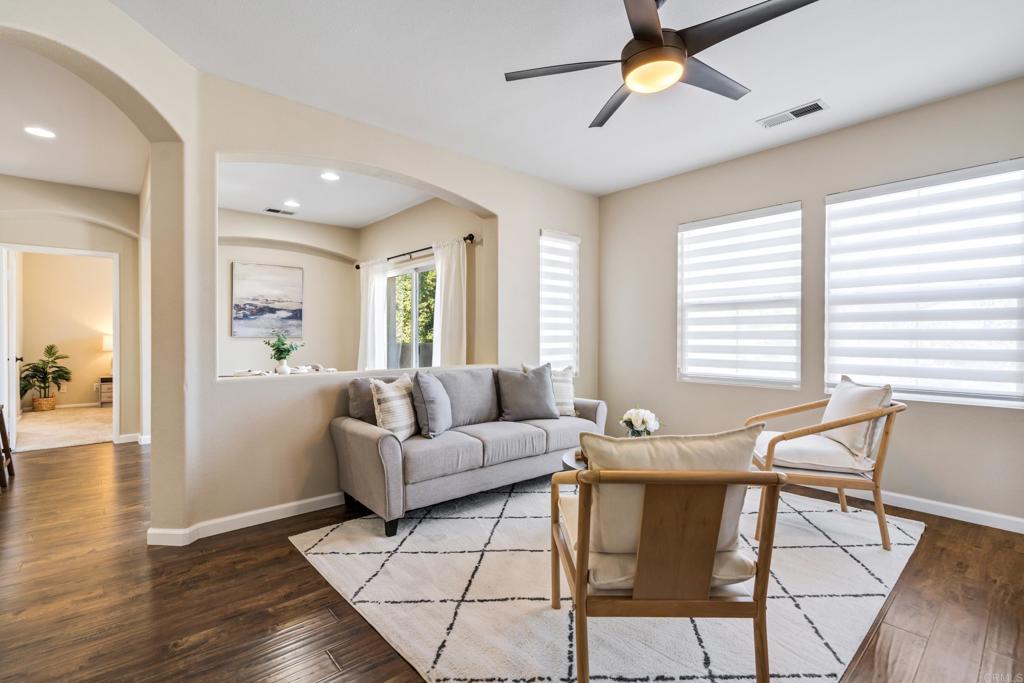 6349 Avenida de las Vistas 1