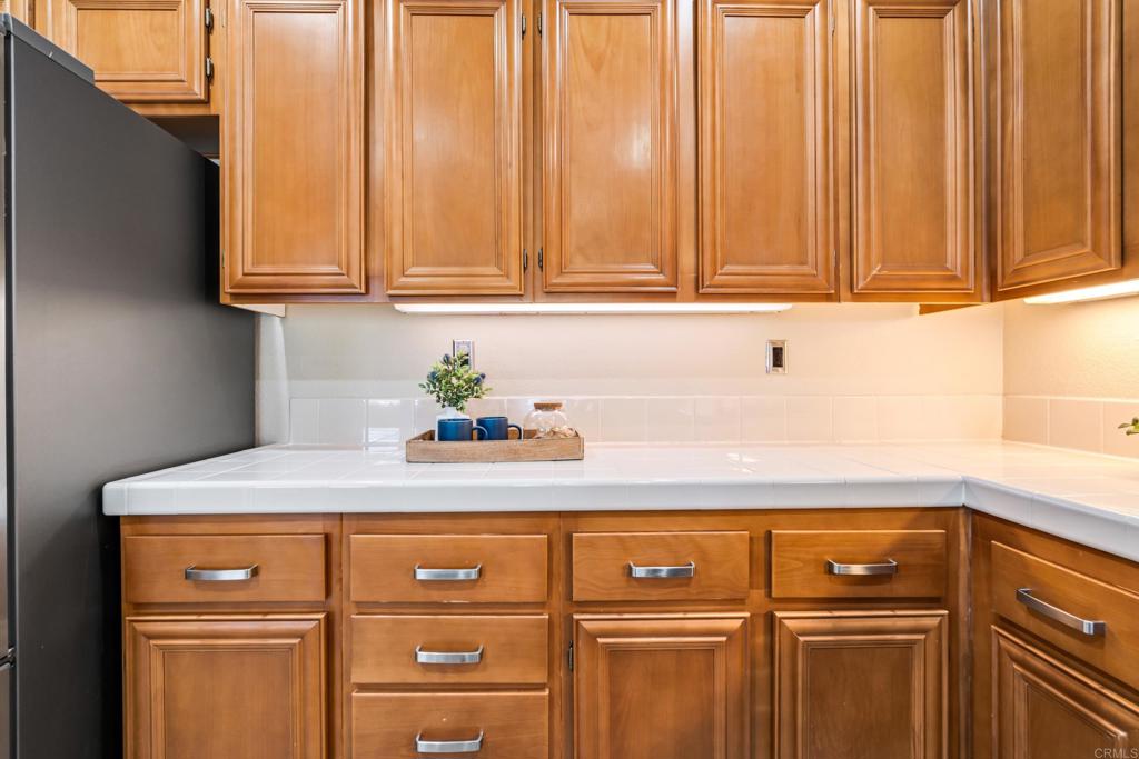 6349 Avenida de las Vistas 1