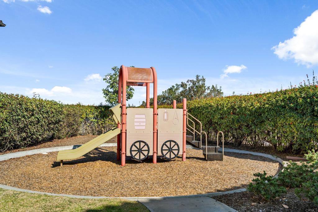 6349 Avenida de las Vistas 1