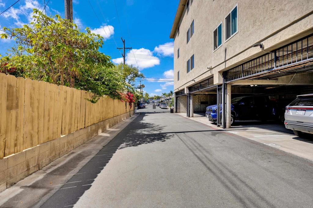 3535 Monroe Avenue 23