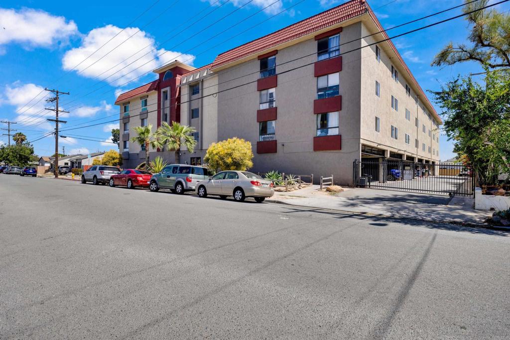 3535 Monroe Avenue 23