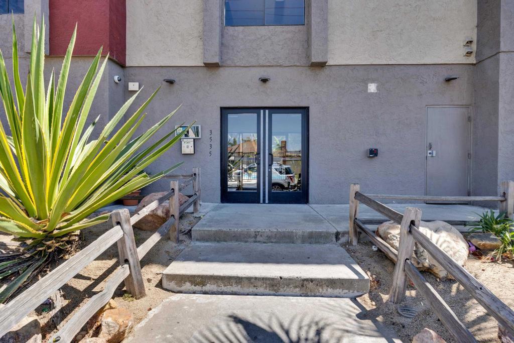 3535 Monroe Avenue 23