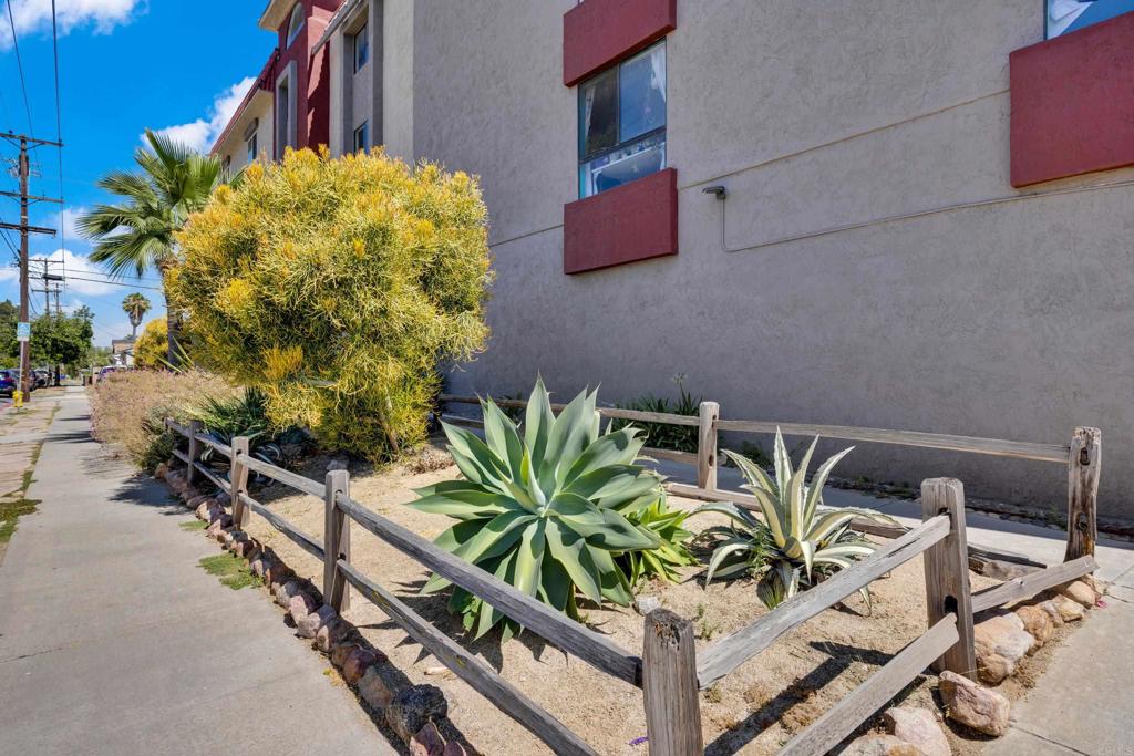 3535 Monroe Avenue 23