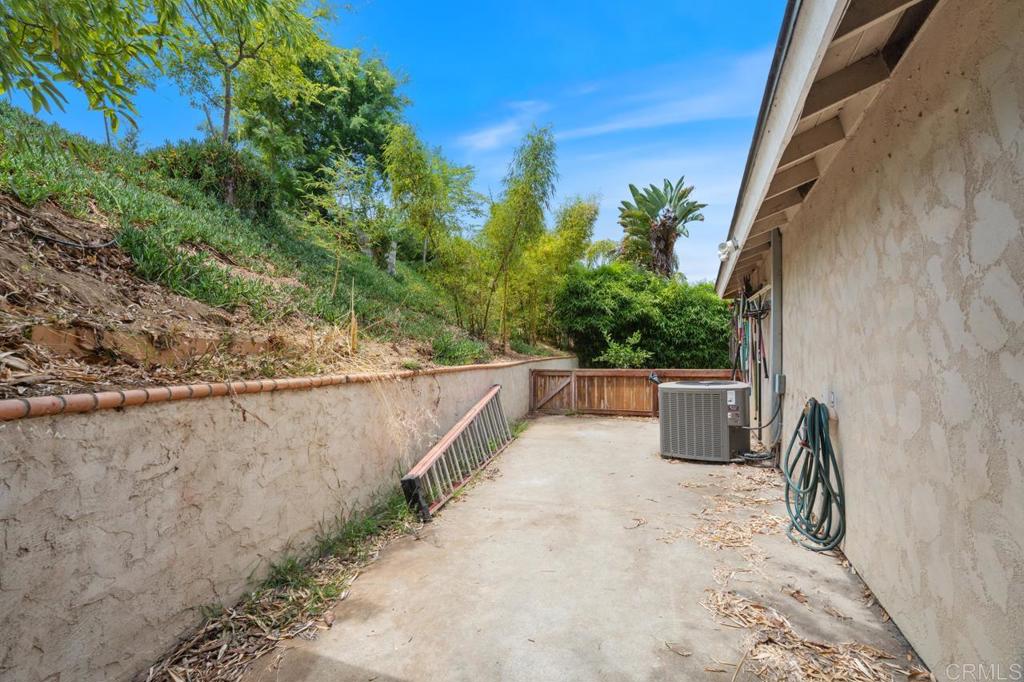 1374 Orpheus Ave