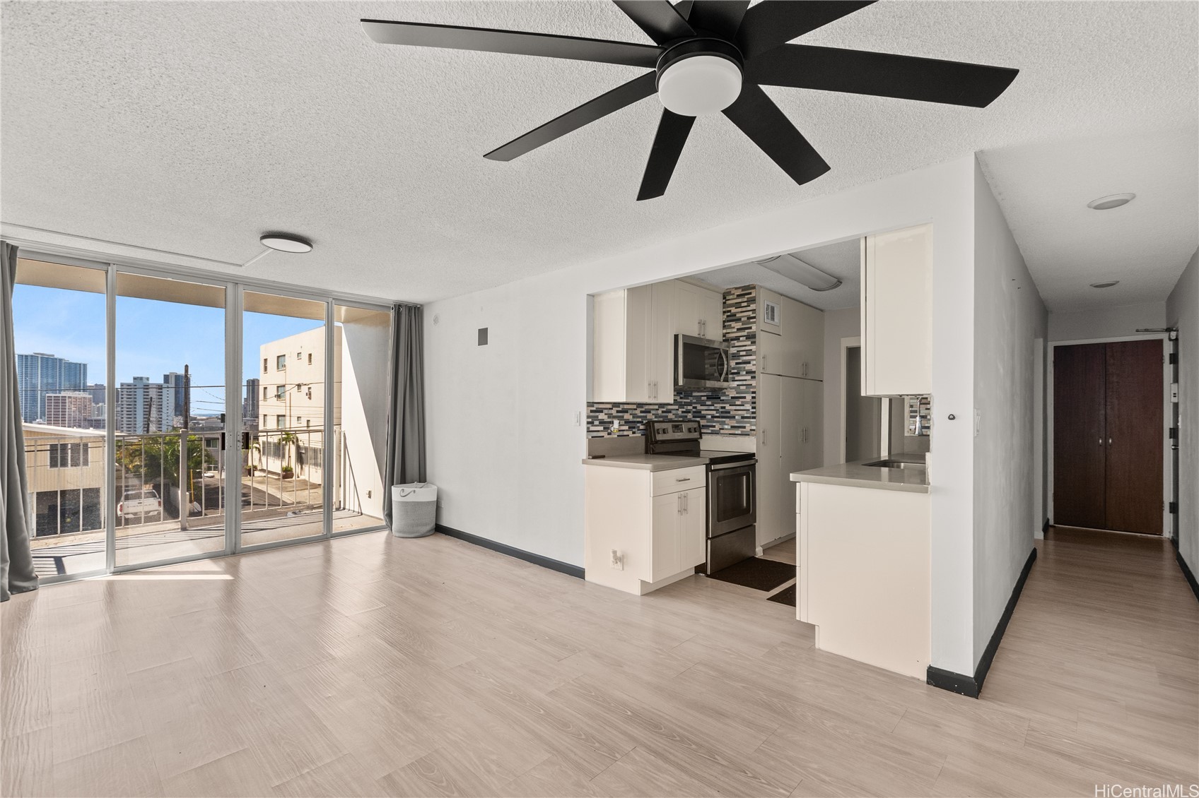 1069 Spencer Street 101