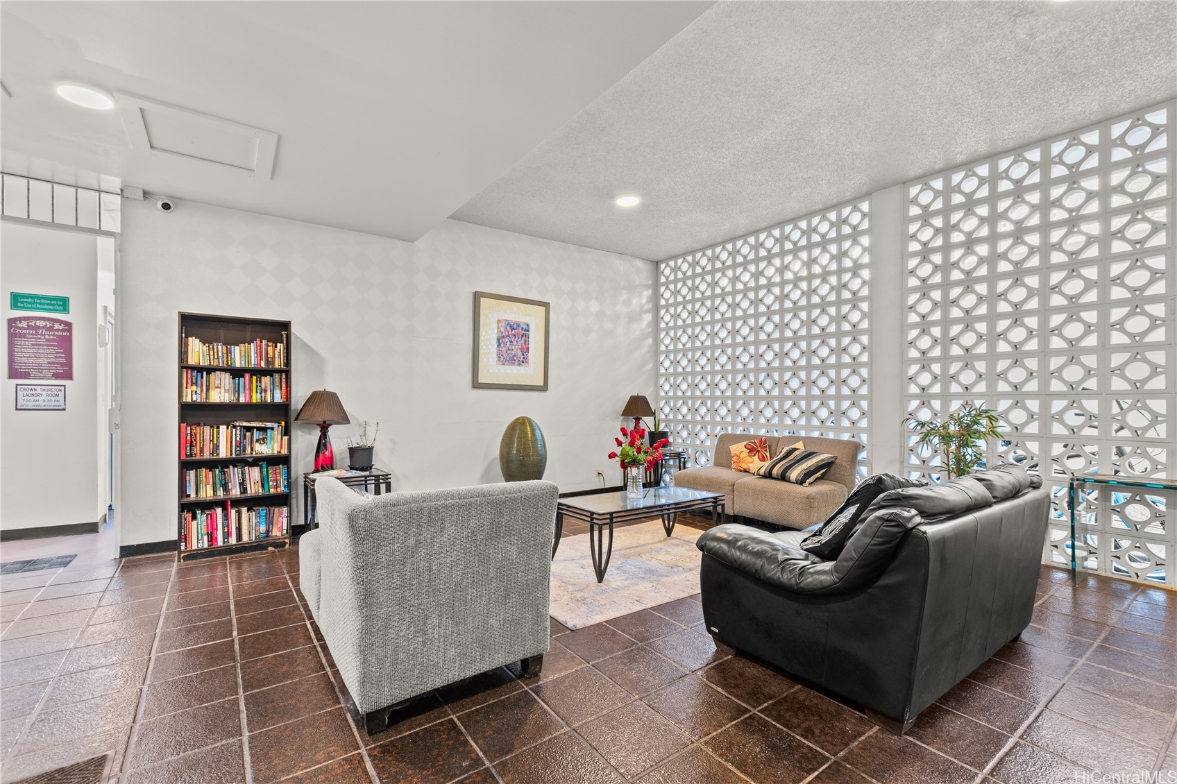 1069 Spencer Street 101