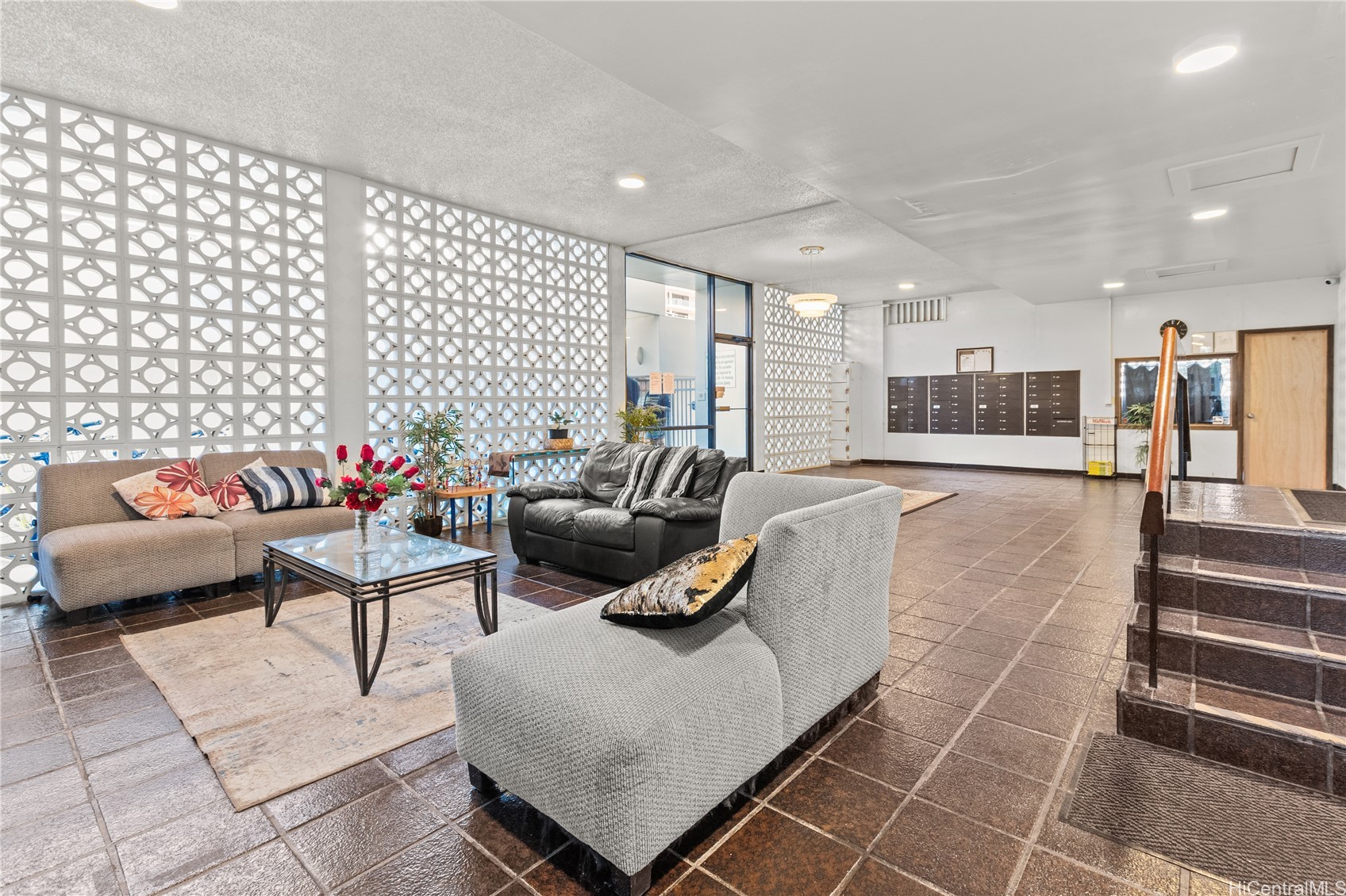 1069 Spencer Street 101