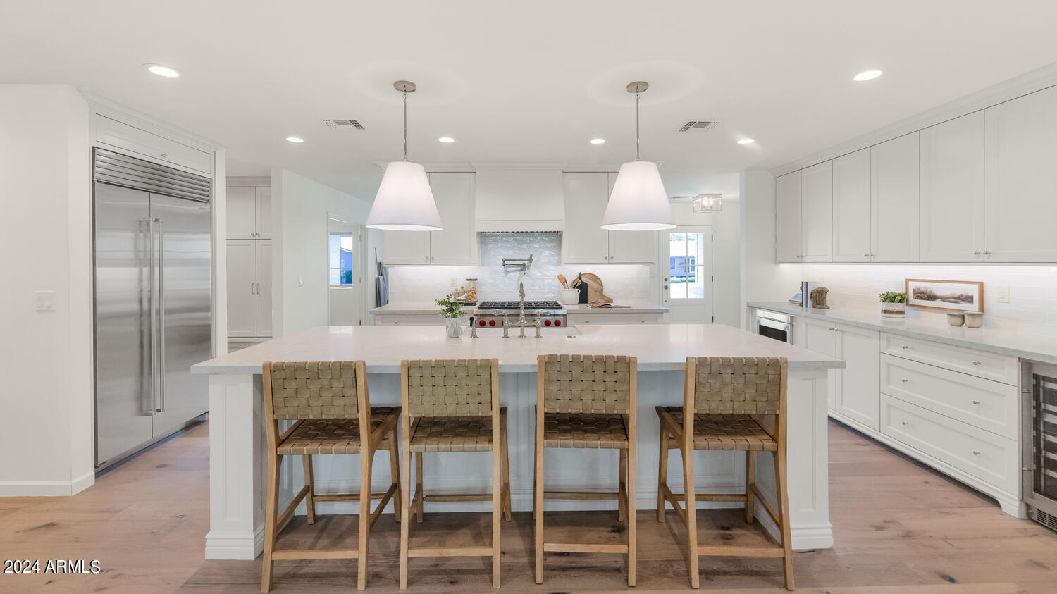 4048 E COOLIDGE Street