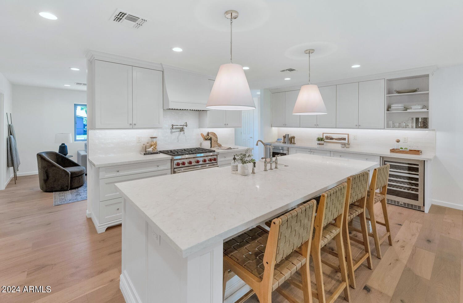 4048 E COOLIDGE Street